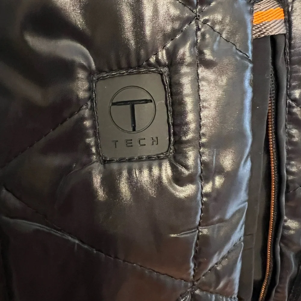 Tumi T Tech‎ quilted insulated commuter jacket with hideaway hood size XL